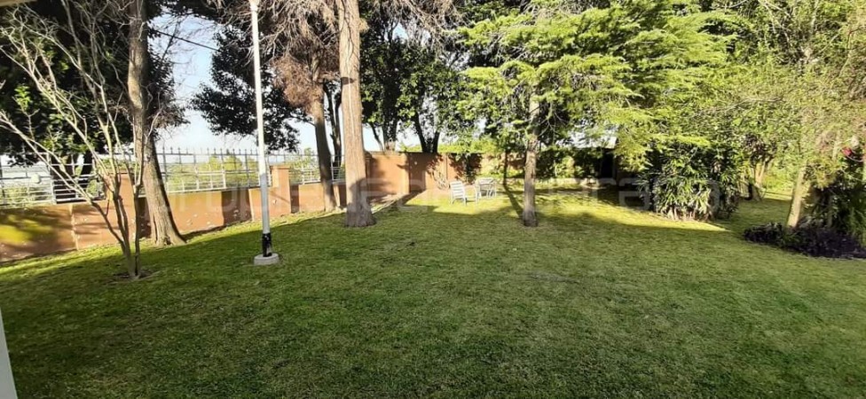 VENDO IMPORTANTE PROPIEDAD EN BAJADA GRANDE